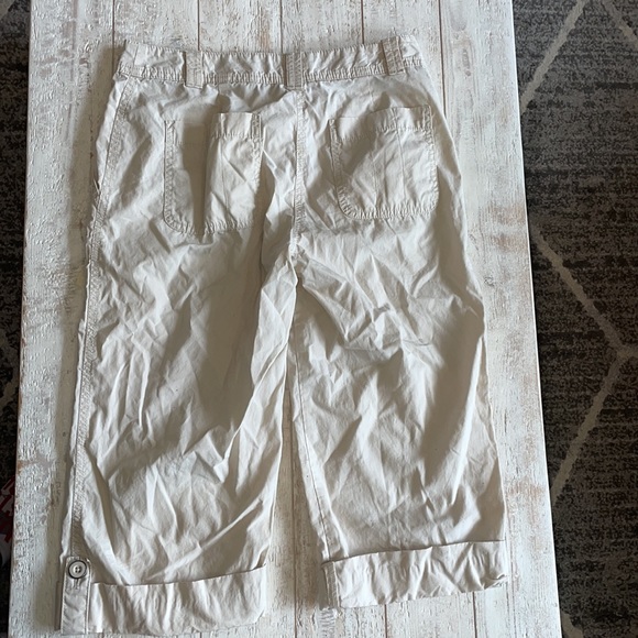 Off white capris - Picture 2 of 2